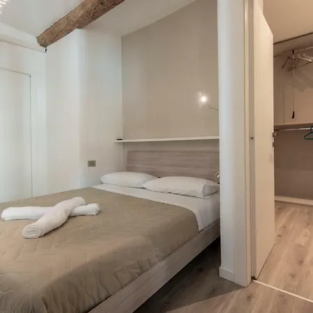 Old Center アパート